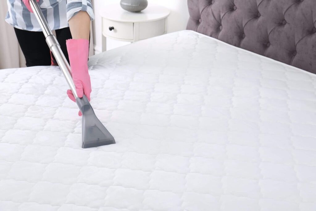 aspirer matelas pour le nettoyer