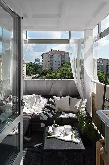 balcon en angle avec voilage