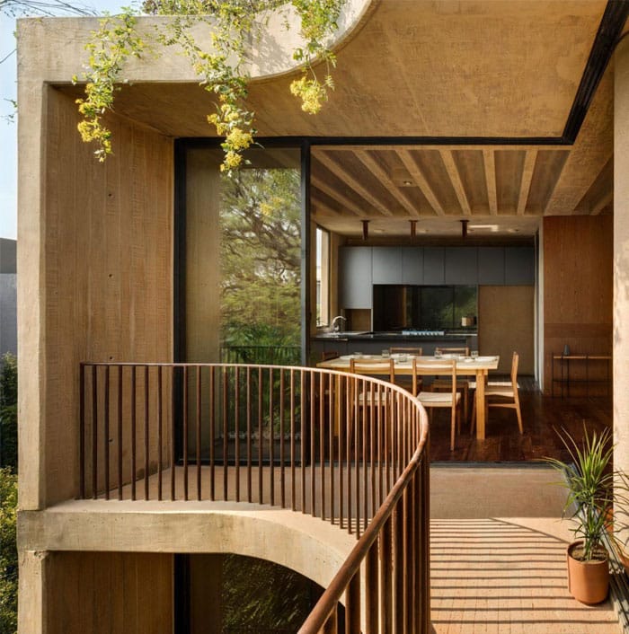 terrasse avec garde-corps en bois