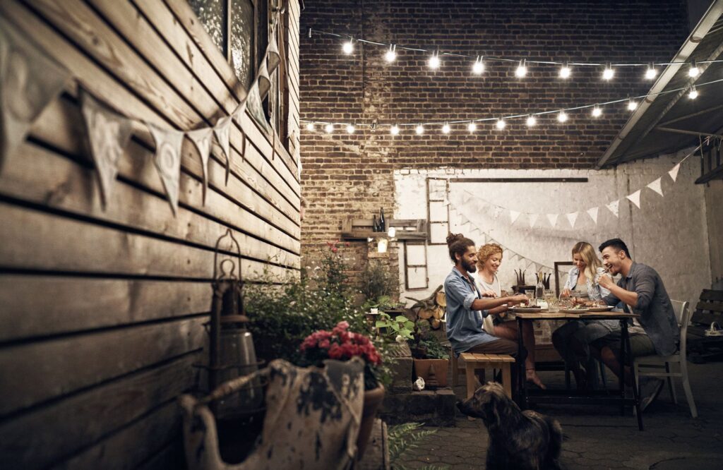 guirlandes vintage terrasse