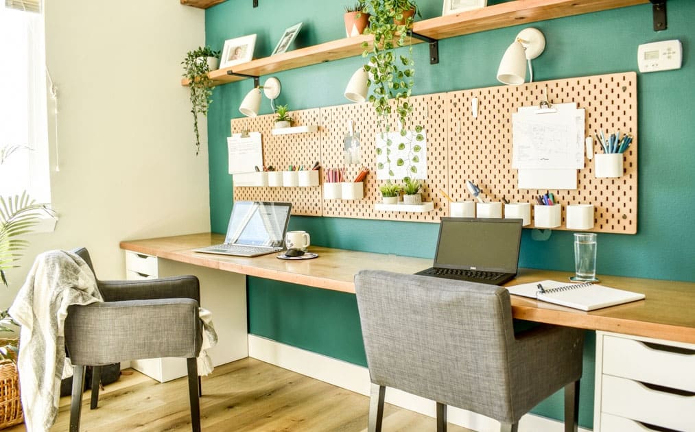 Panneau perforé SKADIS IKEA avec accessoires de rangement mural
