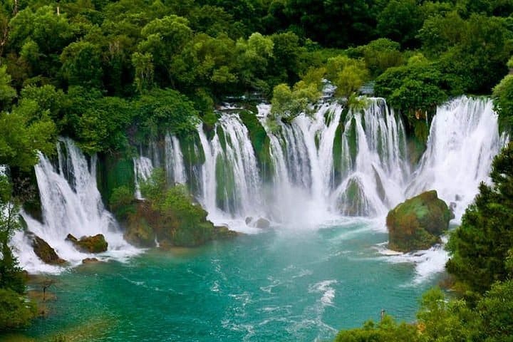 cascades de Kravice à Mostar en Bosnie-Herzegovine