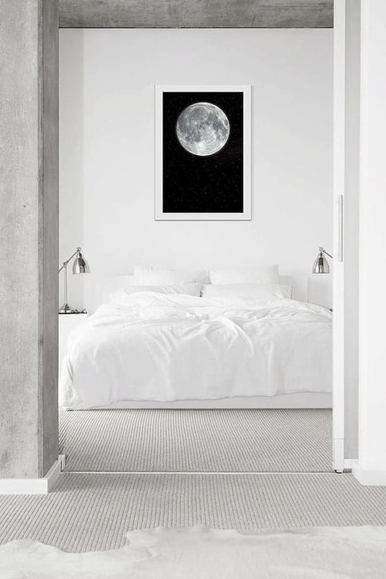 chambre minimaliste blanche