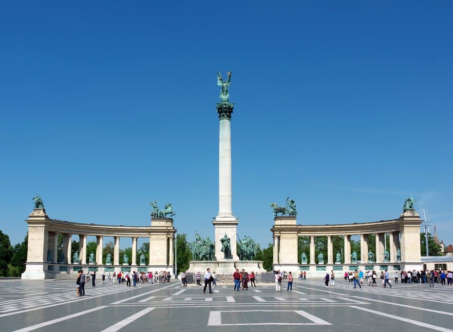 place des héros à Budapest