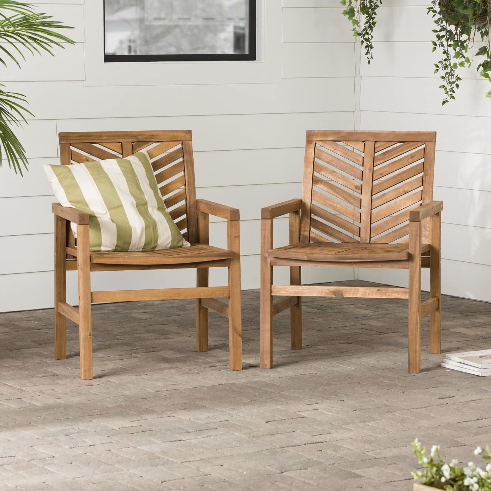 chaises extérieures en bois