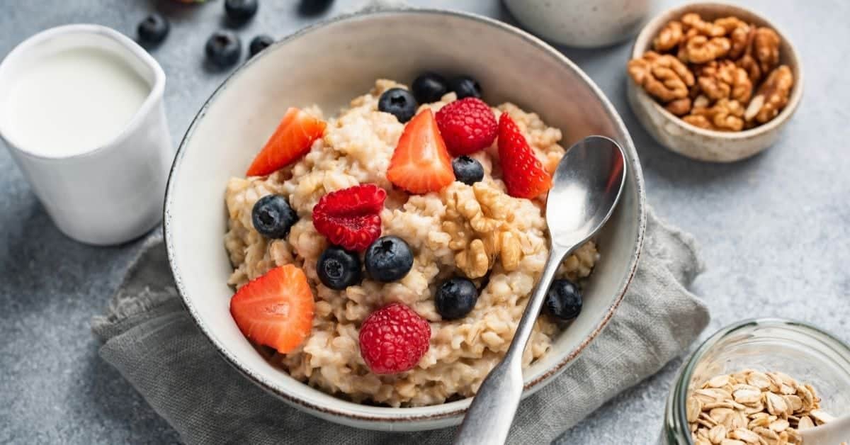 Porridge-avoine-noix-fruits