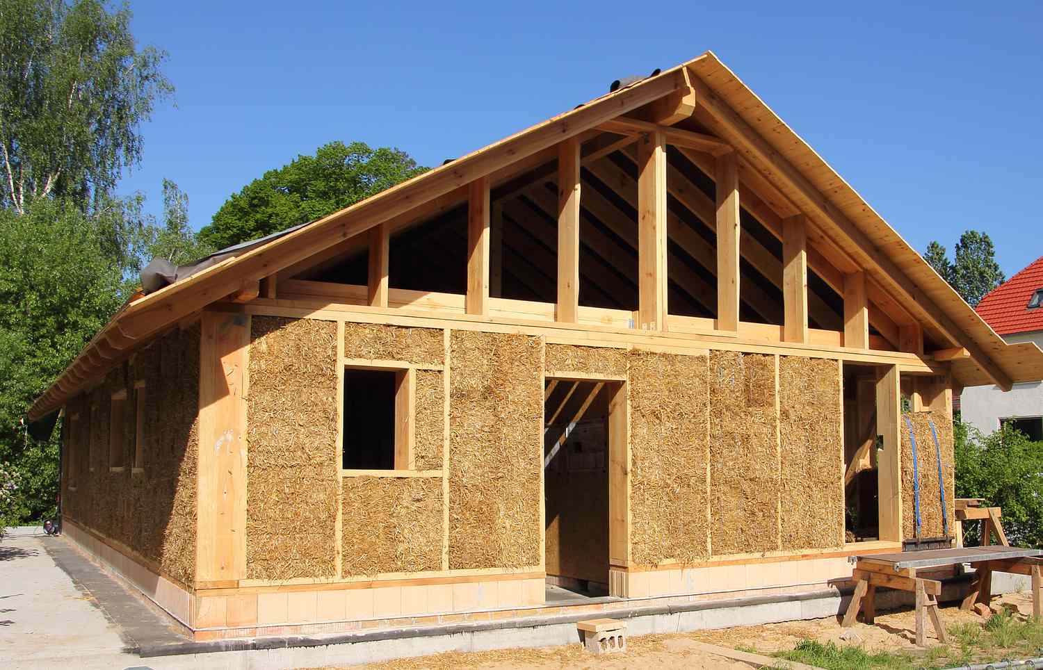 Construction d’une maison en paille avec ossature bois