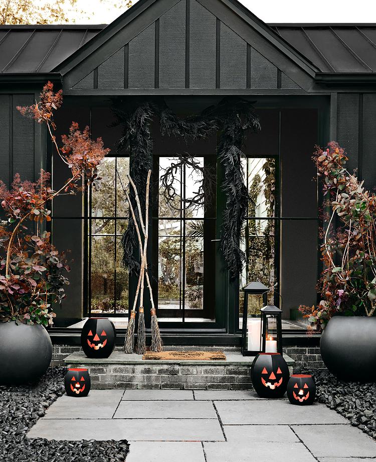 decoration-entree-maison-halloween-moderne