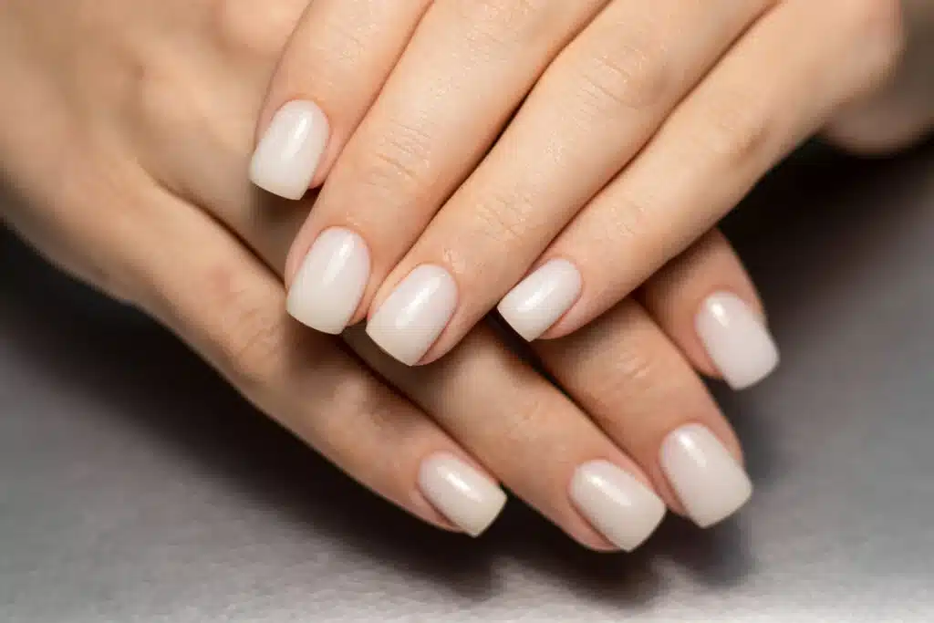 ongles-milky-white-square