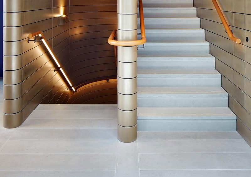 realiser-escalier-beton-cire