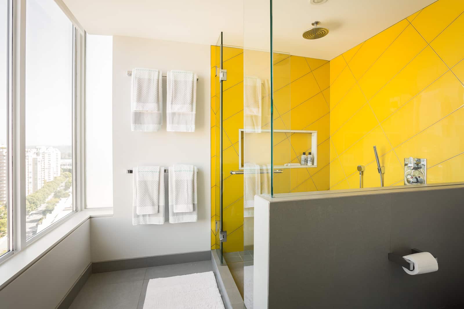salle-bains-gris-jaune