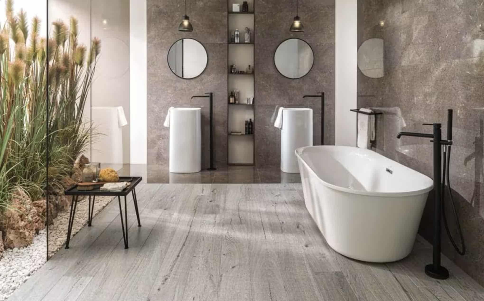 salle-bain-travertin-avec-parquet-bois